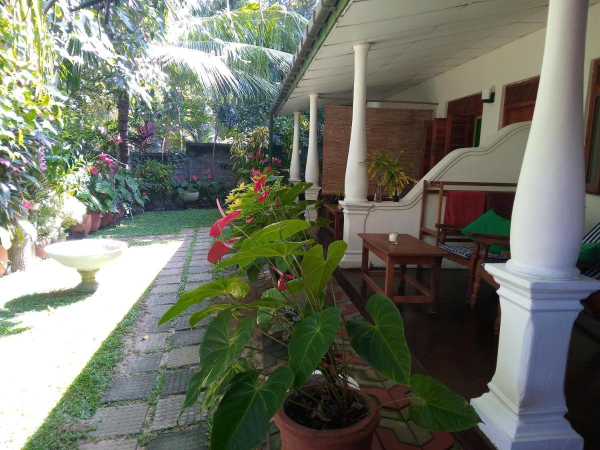 Sansala Guesthouse & Restaurant Tangalle Exterior photo
