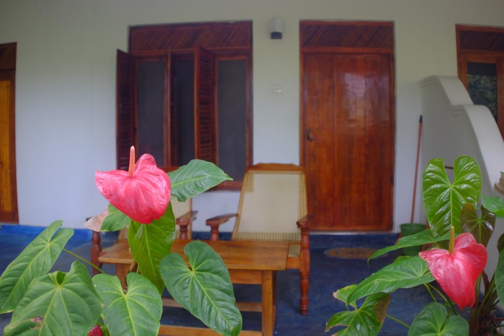 Sansala Guesthouse & Restaurant Tangalle Exterior photo