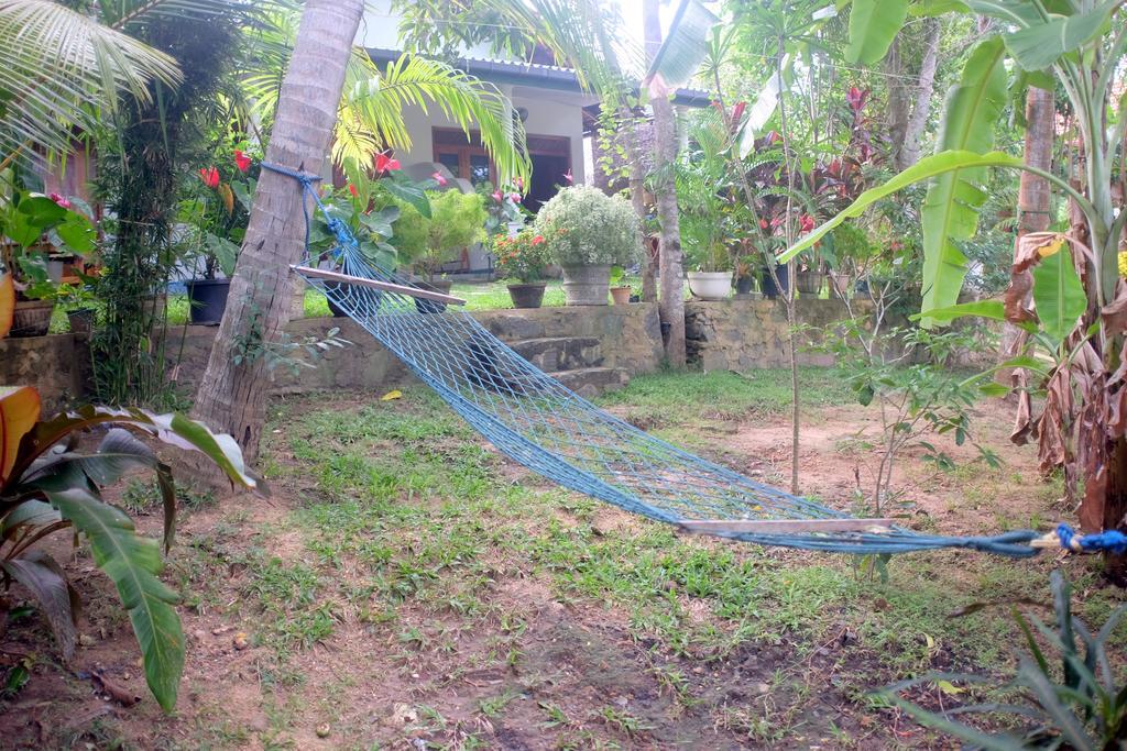 Sansala Guesthouse & Restaurant Tangalle Exterior photo